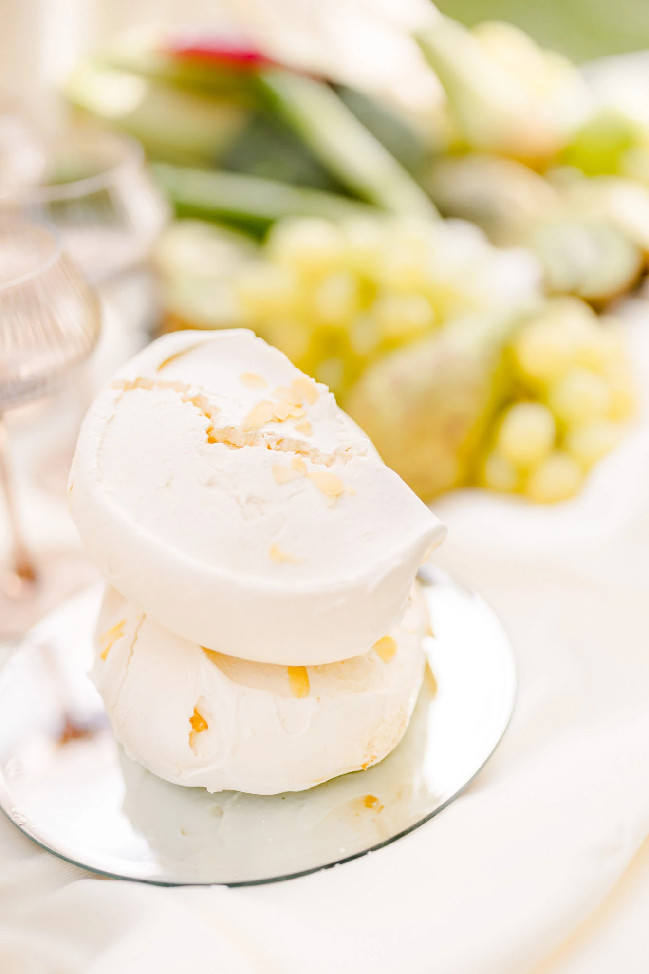 nourriture vaisselle crème glaçage beige